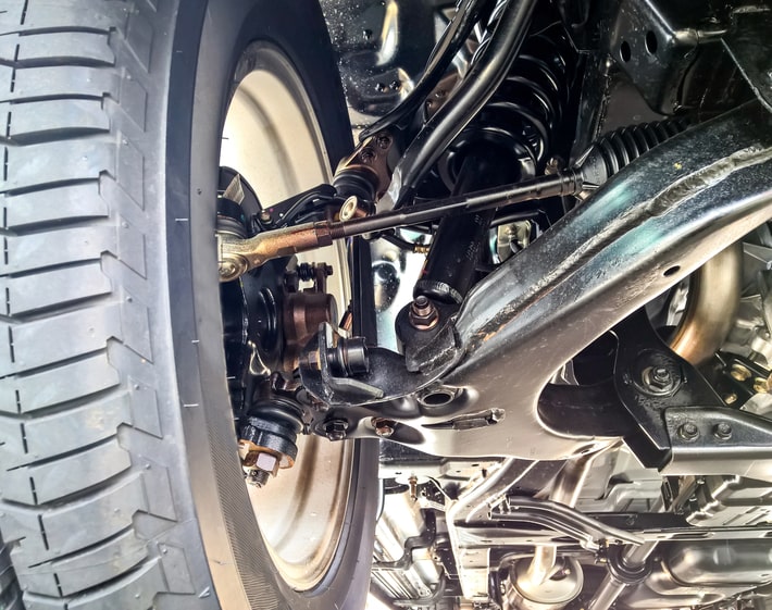 What Are Shock Absorbers vs Struts On A Car?